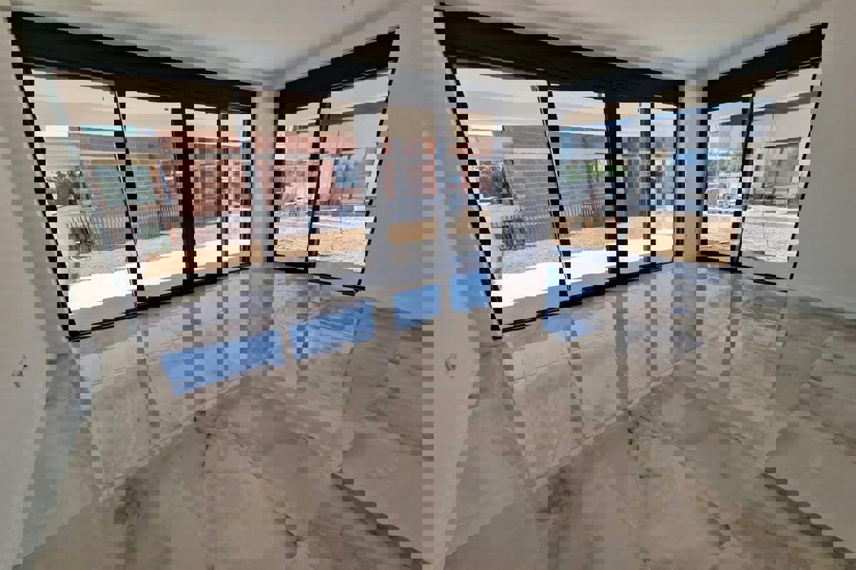 Moderno appartamento con giardino