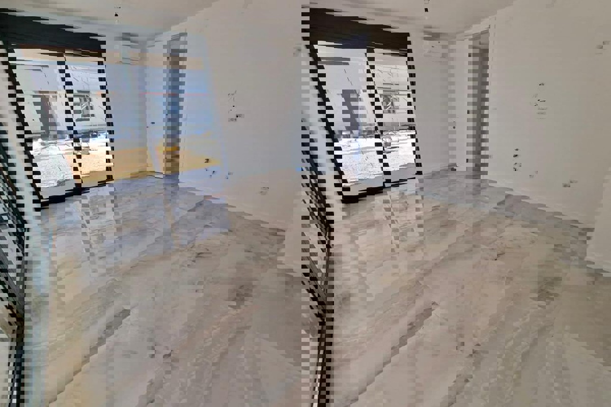 Moderno appartamento con giardino