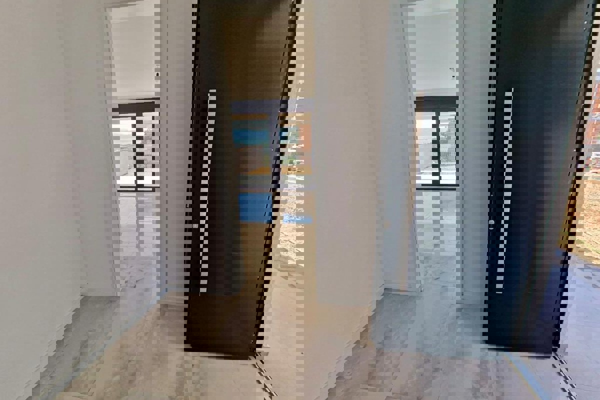 Moderno appartamento con giardino