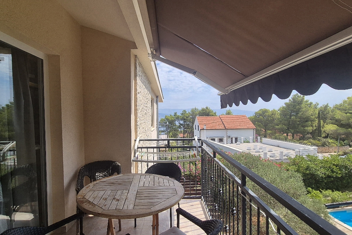 Splendida villa con piscina e vista mare sull'isola di Hvar