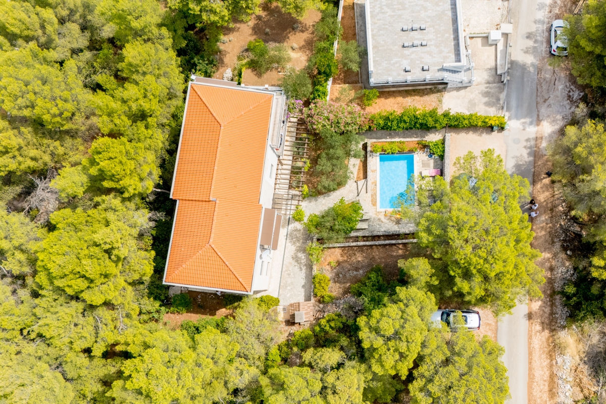 Splendida villa con piscina e vista mare sull'isola di Hvar