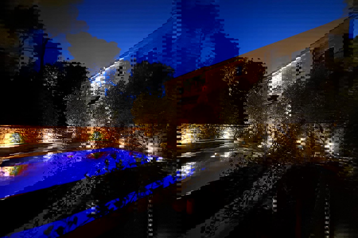 Splendida villa con piscina e vista mare sull'isola di Hvar