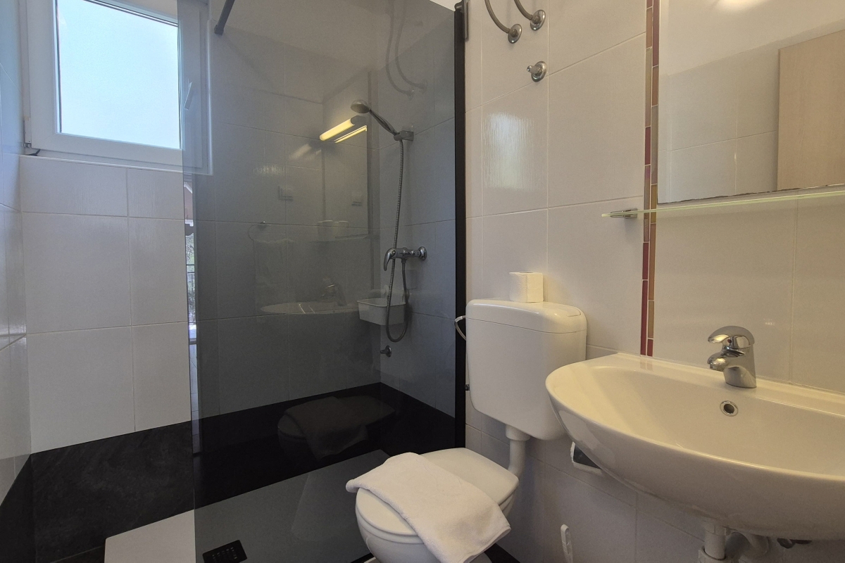 Splendida villa con piscina e vista mare sull'isola di Hvar