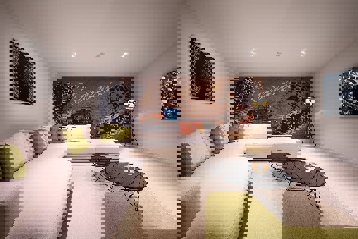 Elegante villa con piscina e vista mare