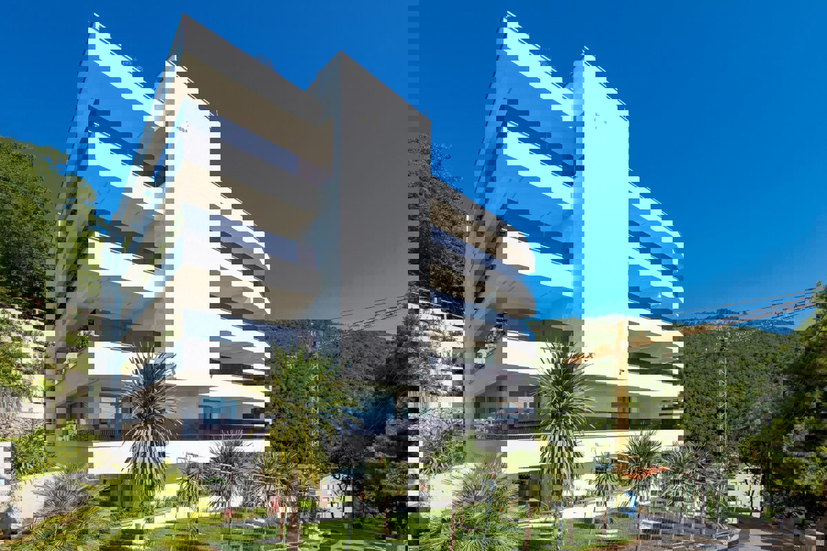 Appartamento di lusso con vista mare