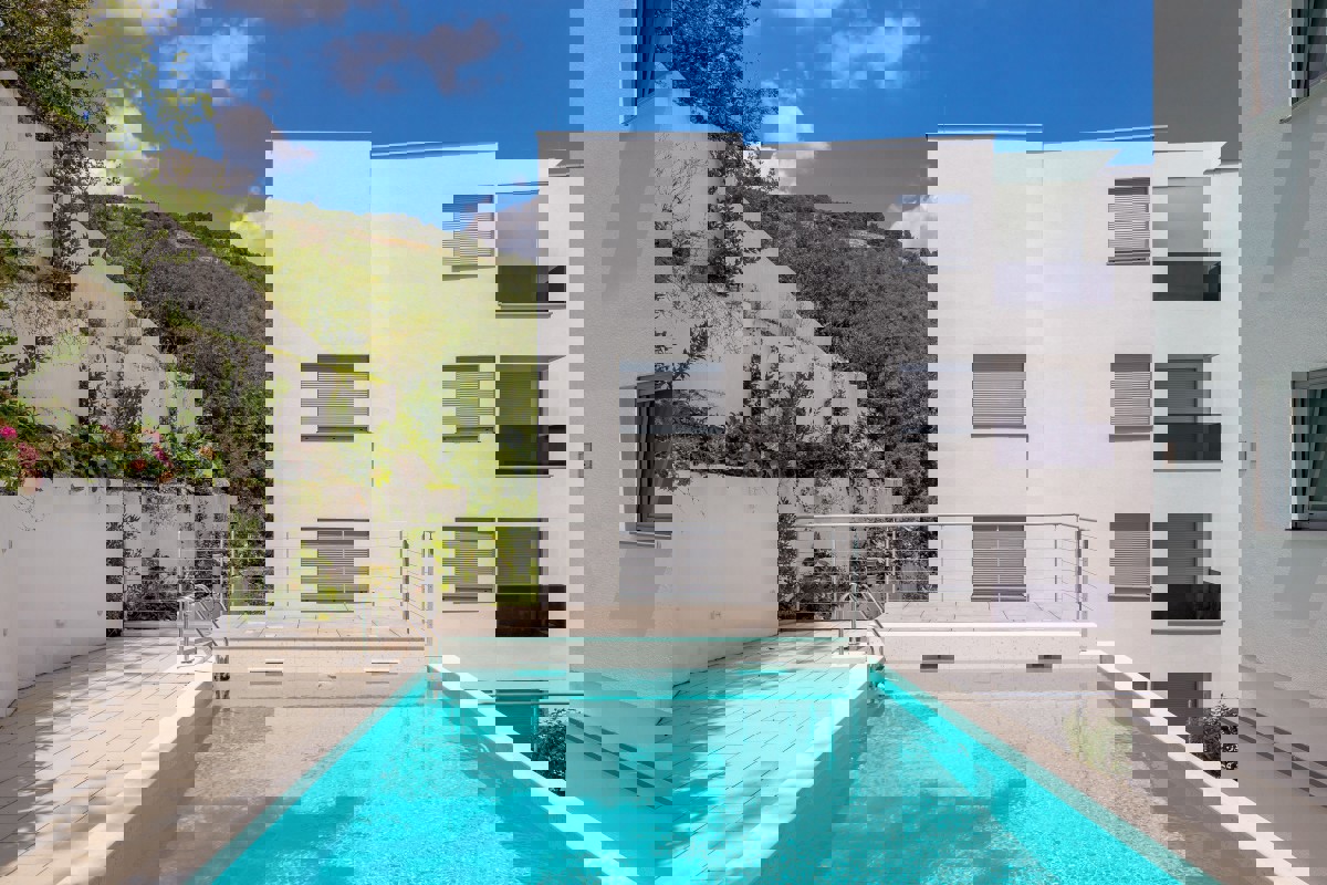 Appartamento di lusso con vista mare