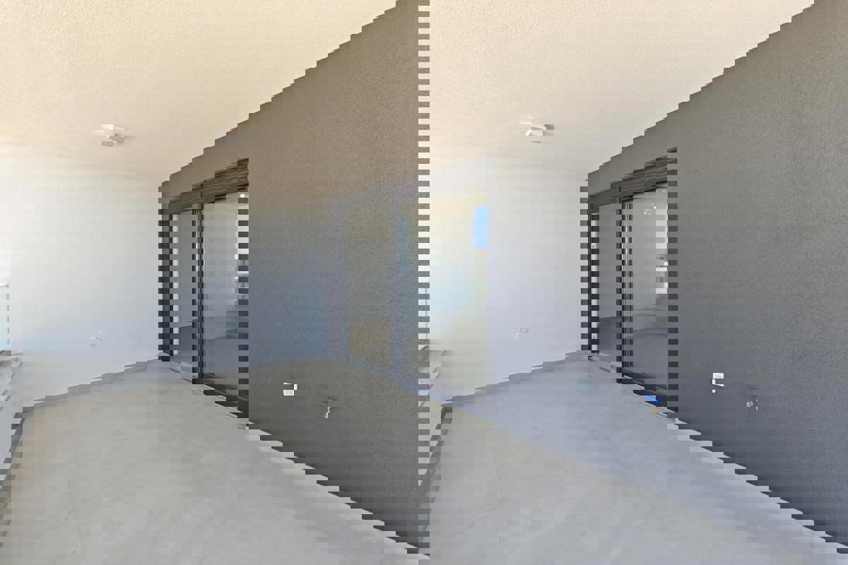 Nuovo edificio - appartamento con vista sul mare e due posti auto