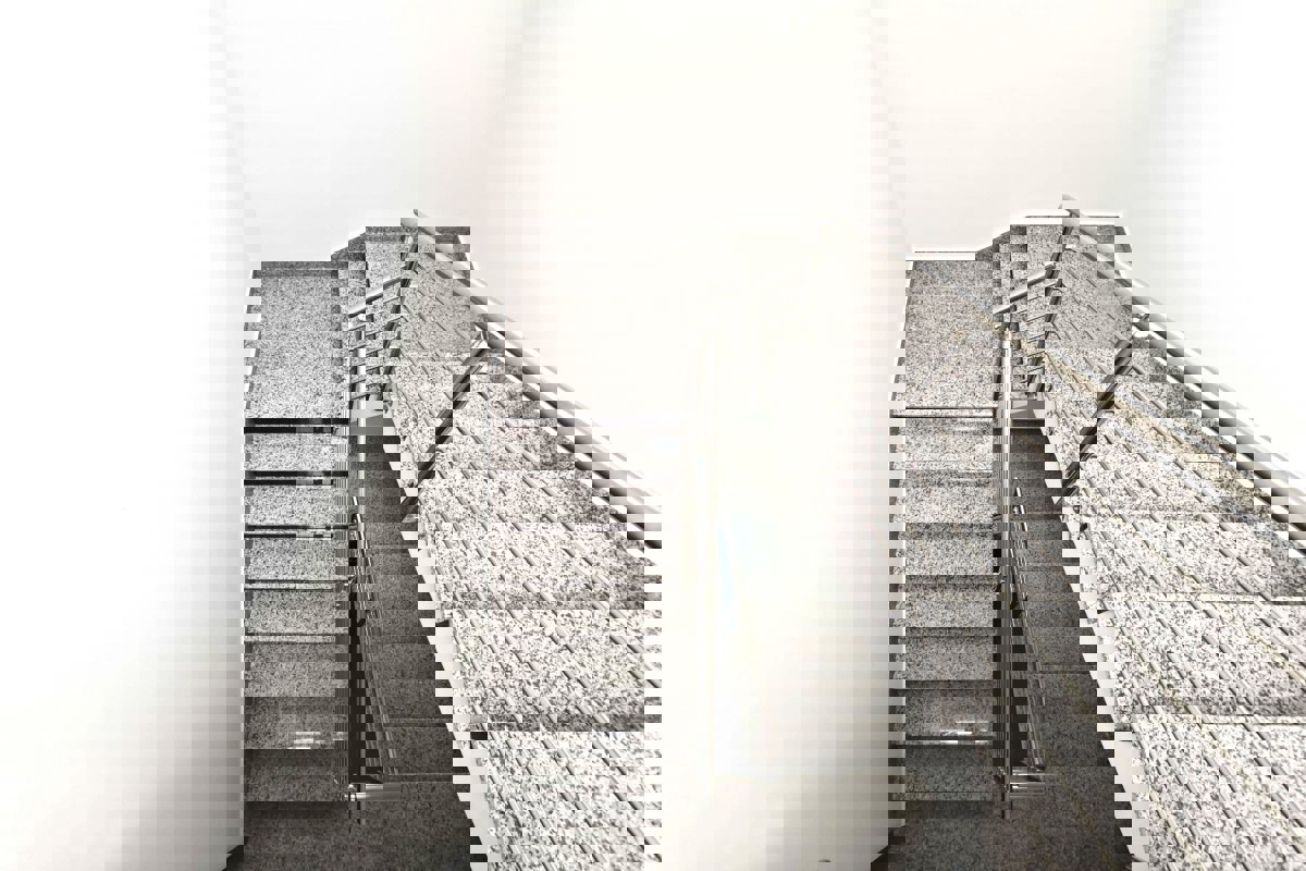 Nuovo edificio - appartamento con vista sul mare e due posti auto