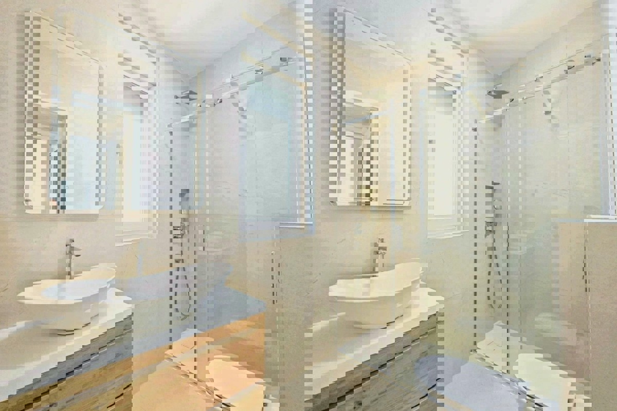 Nuovo edificio - appartamento con vista sul mare e due posti auto