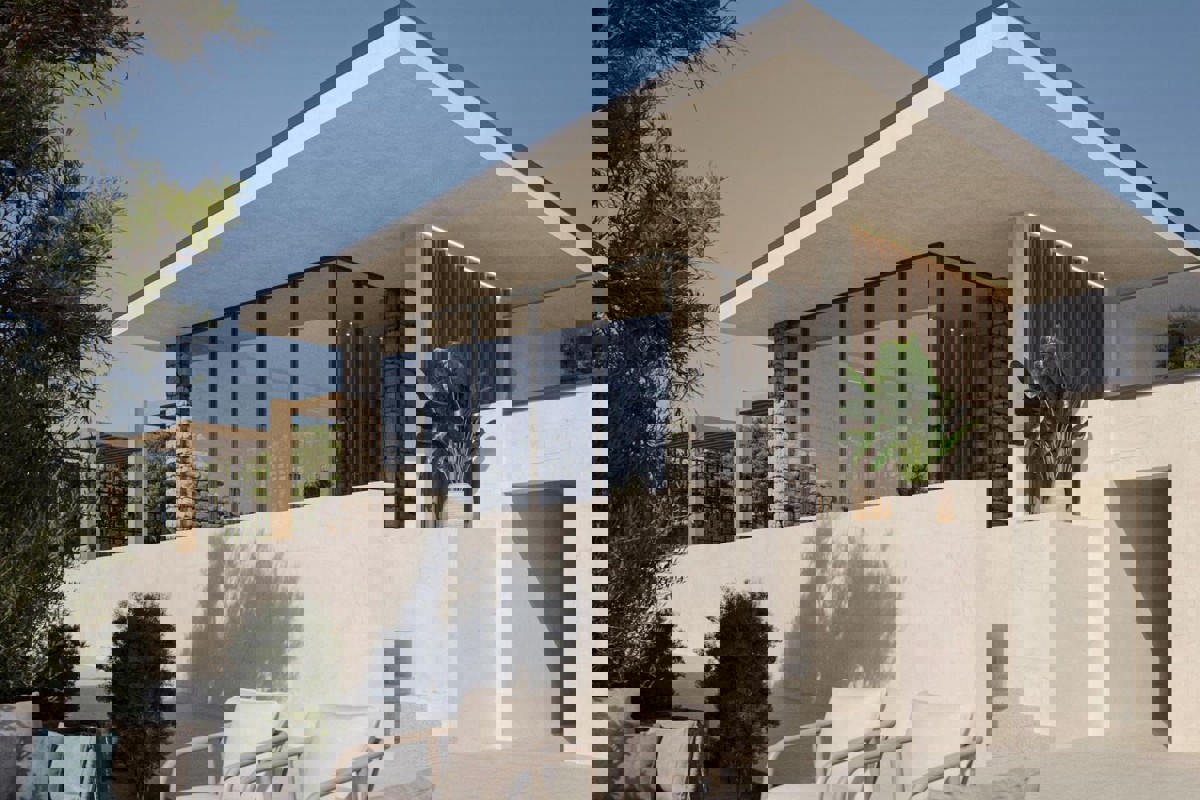 Terreno edificabile con progetto in prima linea sul mare