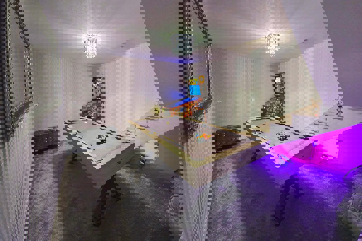 Villa con piscina e vista sul mare aperto