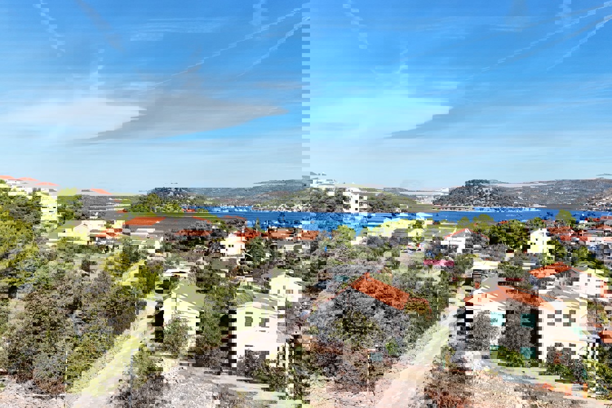 Terreno edificabile con vista mare