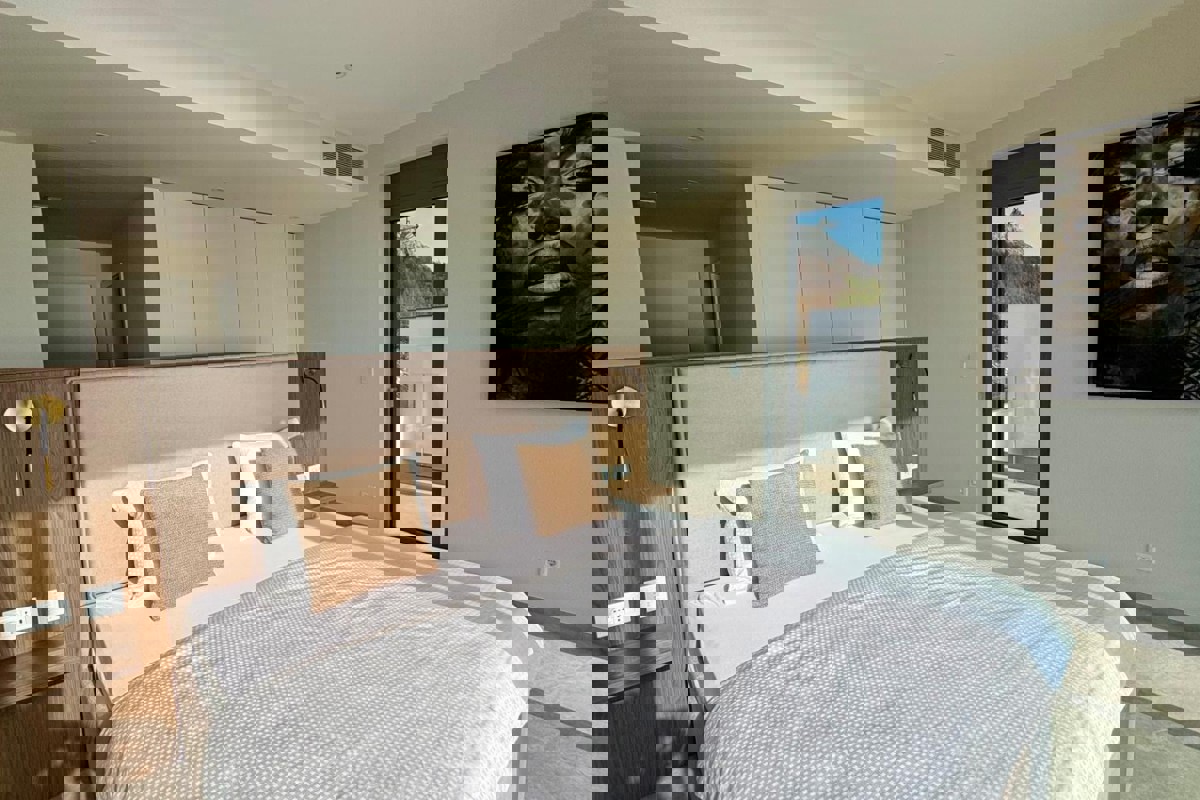 Villa con piscina e vista mare