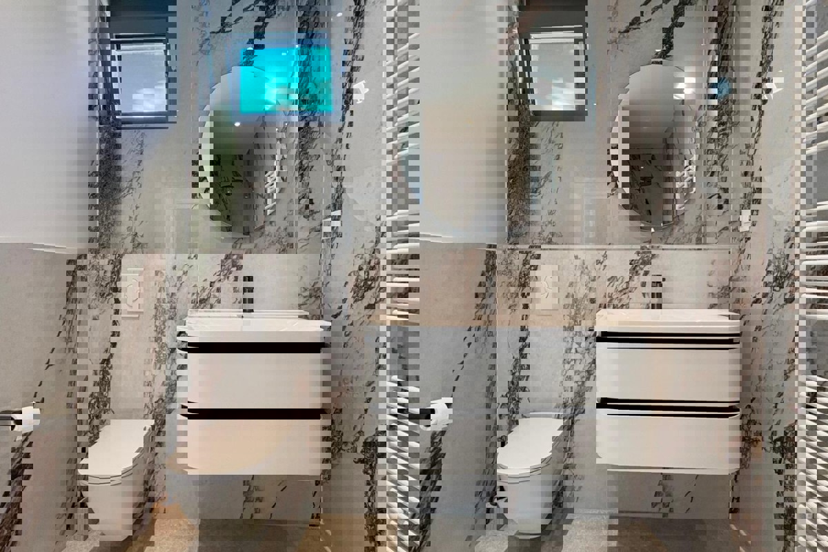 Villa con piscina e vista mare