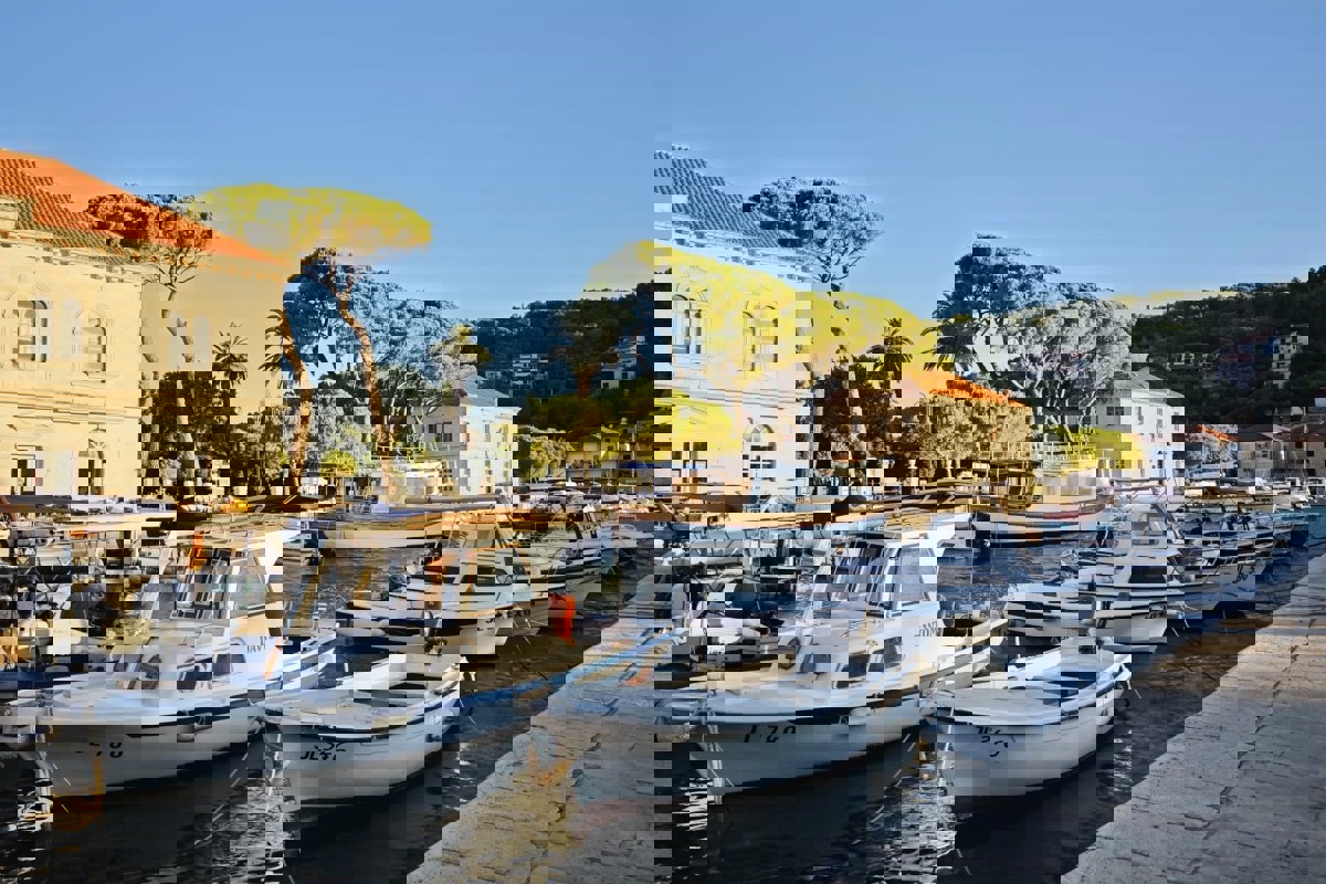 Appartamento con tre camere da letto recentemente ristrutturato - centro città