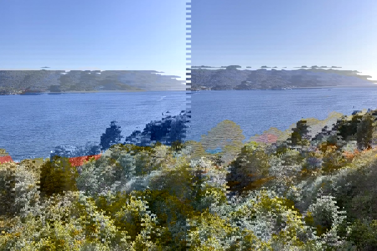 Terreno edificabile con vista mare