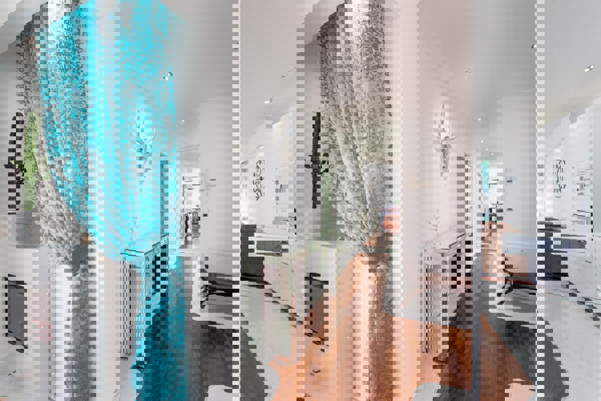 Attico di lusso con vista mare, vicino alla spiaggia