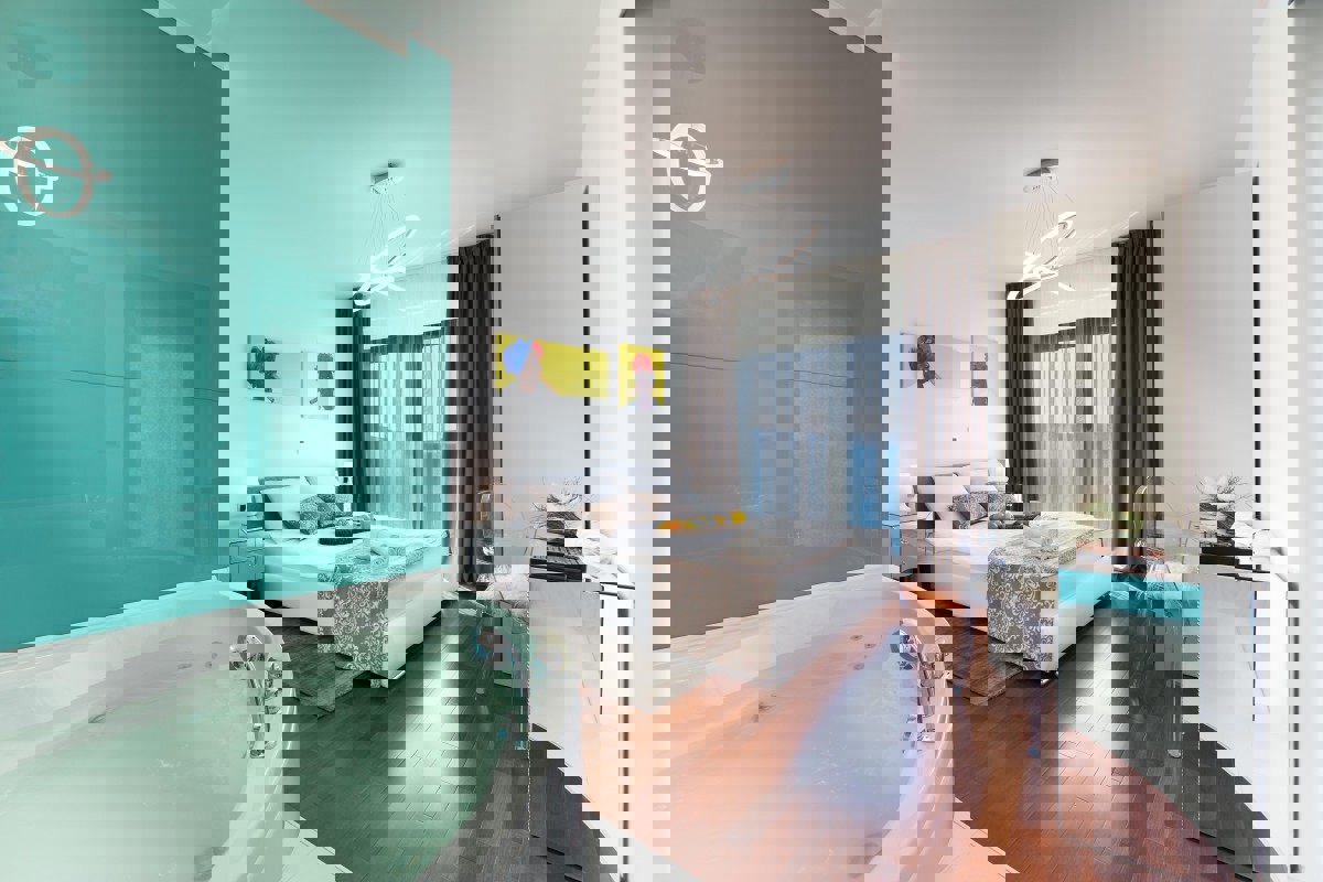 Attico di lusso con vista mare, vicino alla spiaggia