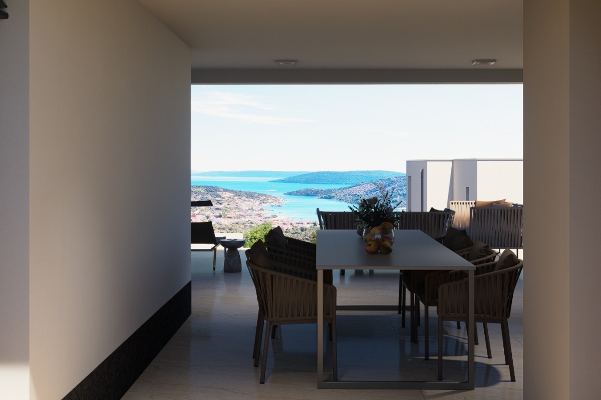 Grazioso terreno edificabile con permesso e vista mare