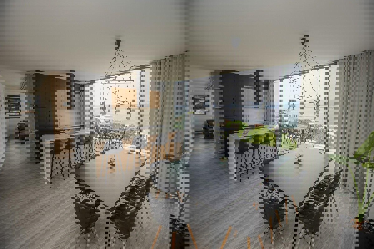 Attico di lusso vicino al mare