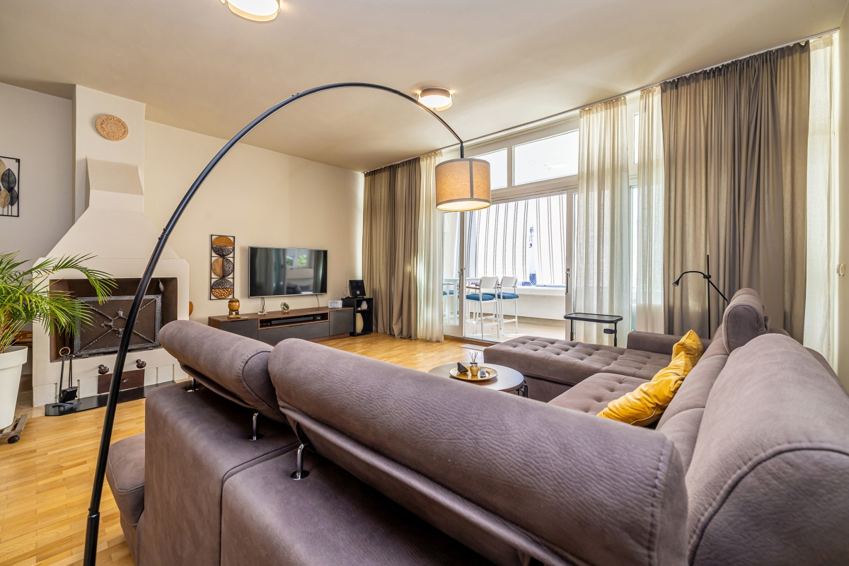 Casa bifamiliare con vista mare