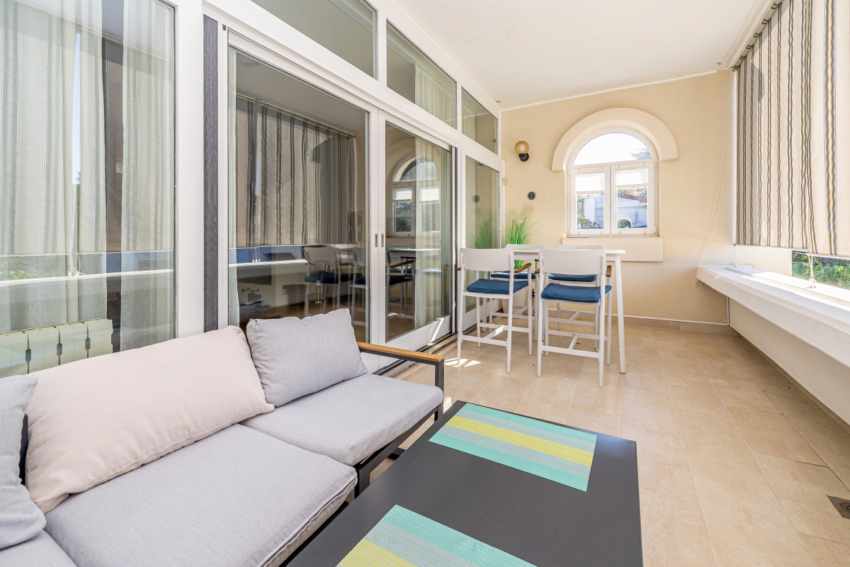 Casa bifamiliare con vista mare