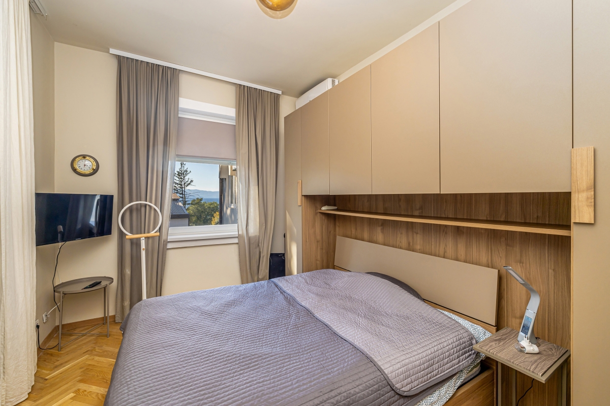 Casa bifamiliare con vista mare