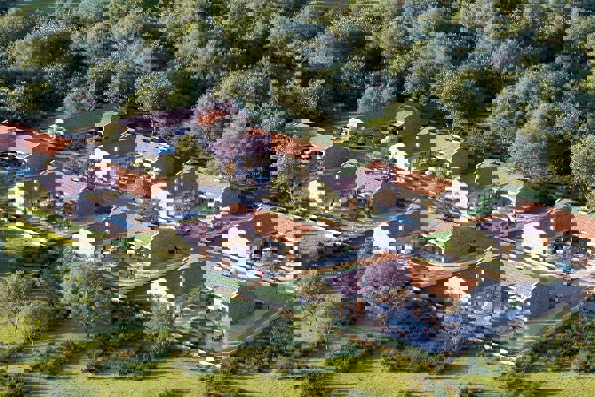 Terreno edificabile con permesso di costruire e progetto