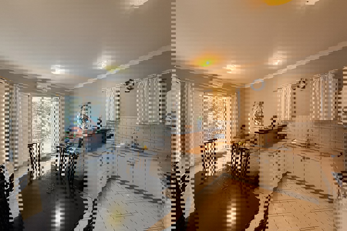 Palazzina in prima fila sul mare