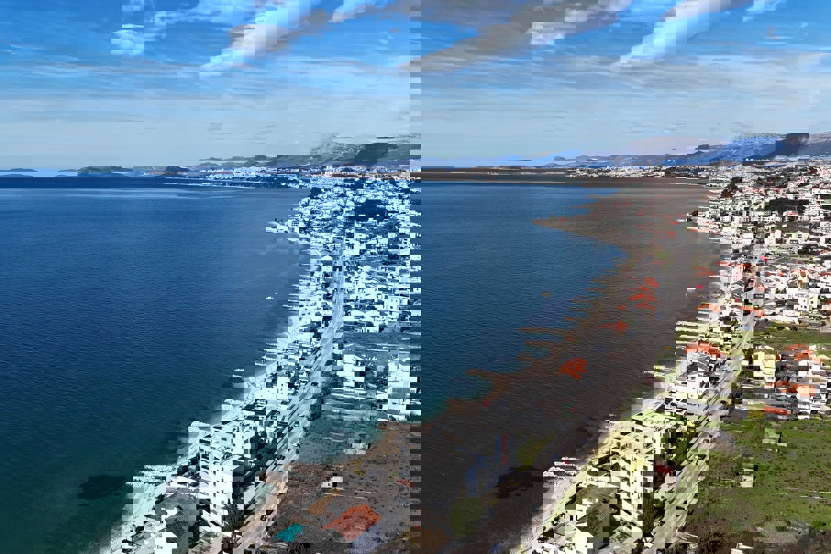 Appartamento con due camere da letto con giardino e vista mare