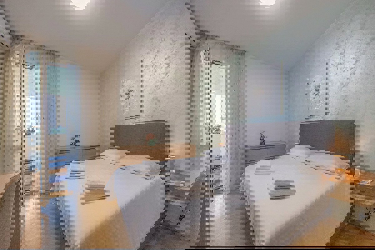 Appartamento arredato con tre camere da letto in posizione privilegiata