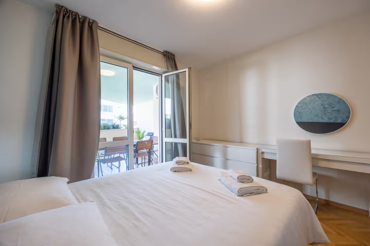 Appartamento arredato con tre camere da letto in posizione privilegiata