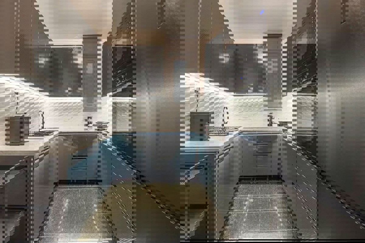 Appartamento arredato con tre camere da letto in posizione privilegiata