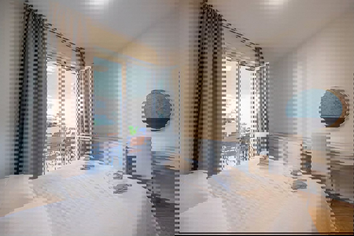 Appartamento arredato con tre camere da letto in posizione privilegiata