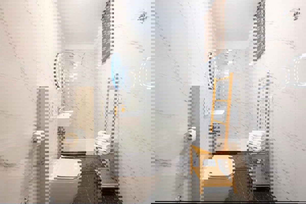 Appartamento arredato con tre camere da letto in posizione privilegiata