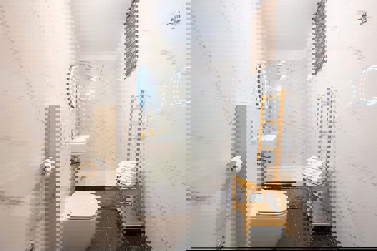 Appartamento arredato con tre camere da letto in posizione privilegiata