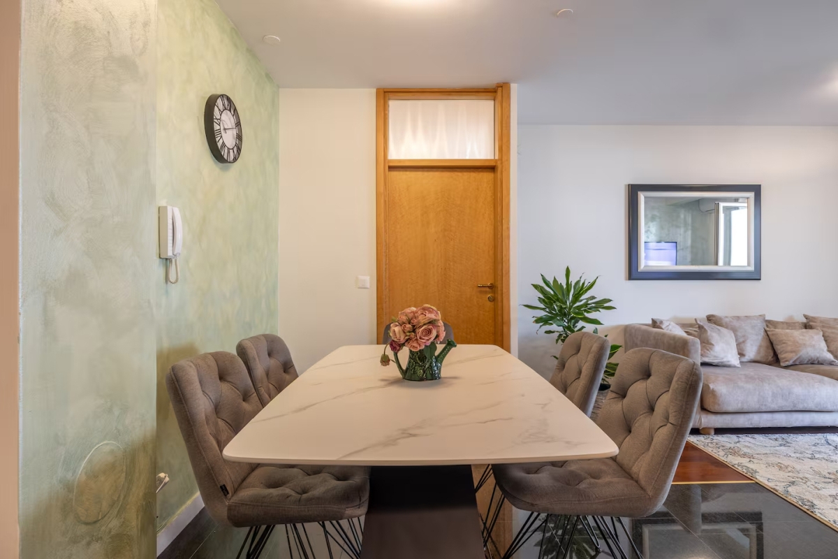 Appartamento arredato con tre camere da letto in posizione privilegiata