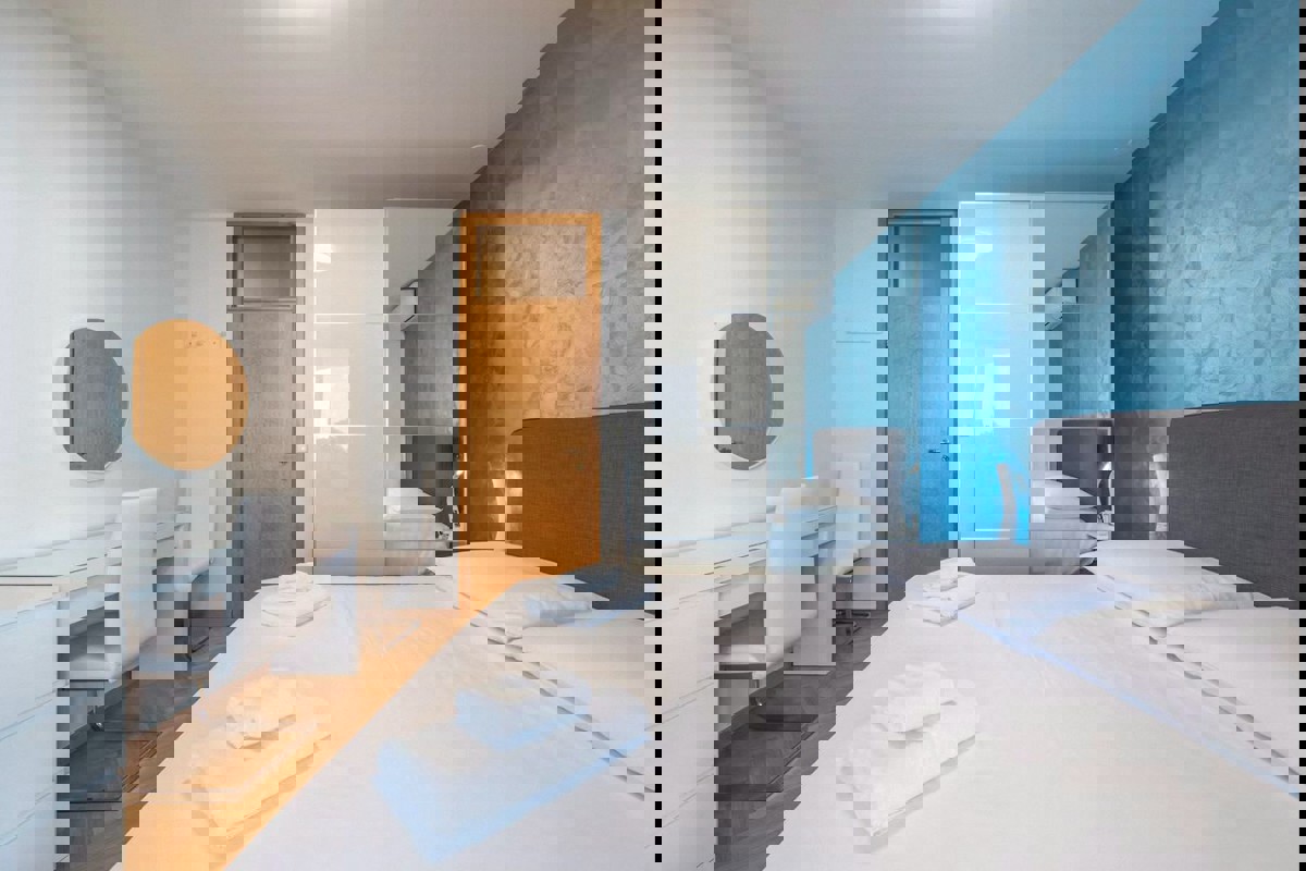 Appartamento arredato con tre camere da letto in posizione privilegiata