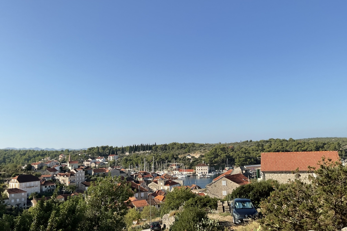 Casa in pietra nel centro storico di Milna