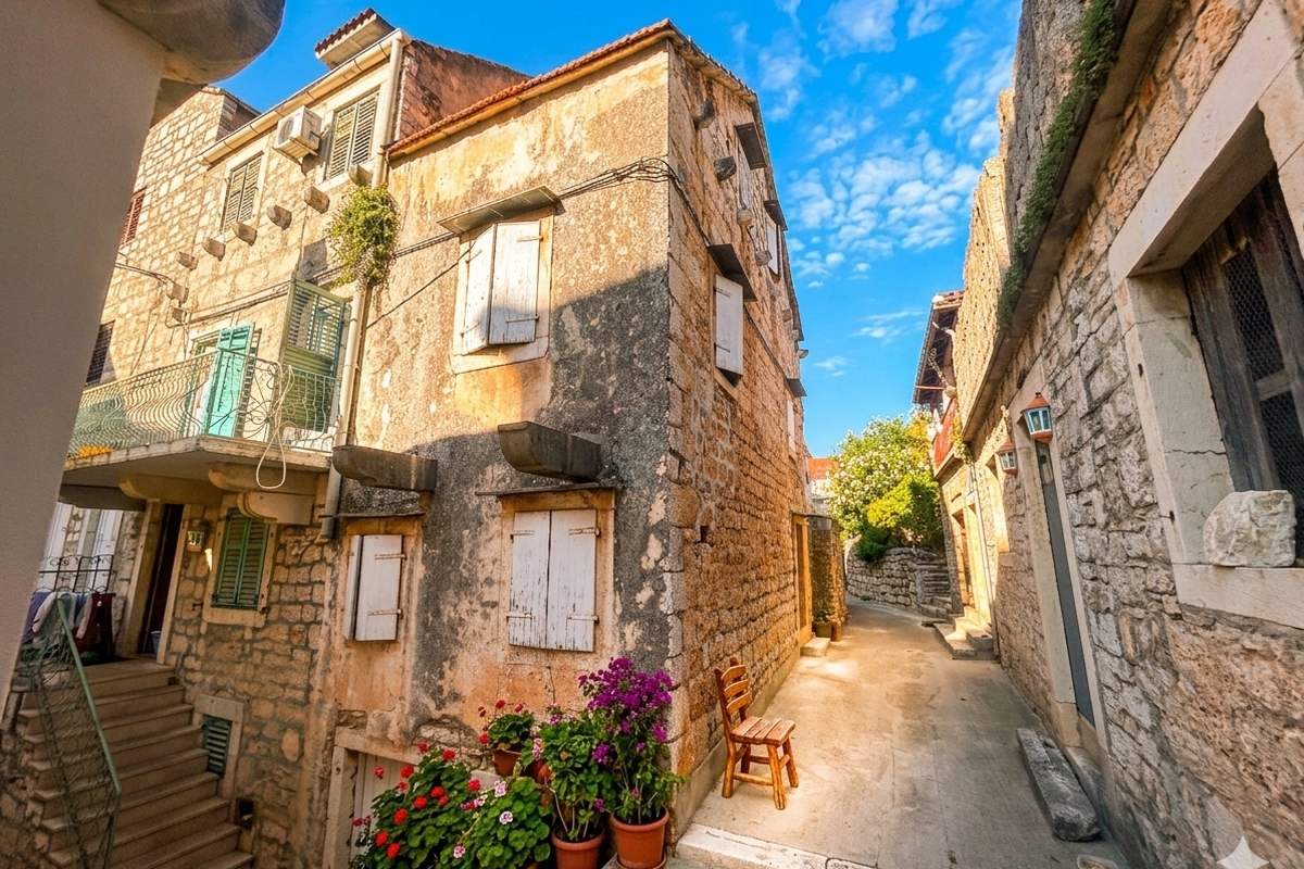 Casa in pietra nel centro storico di Milna