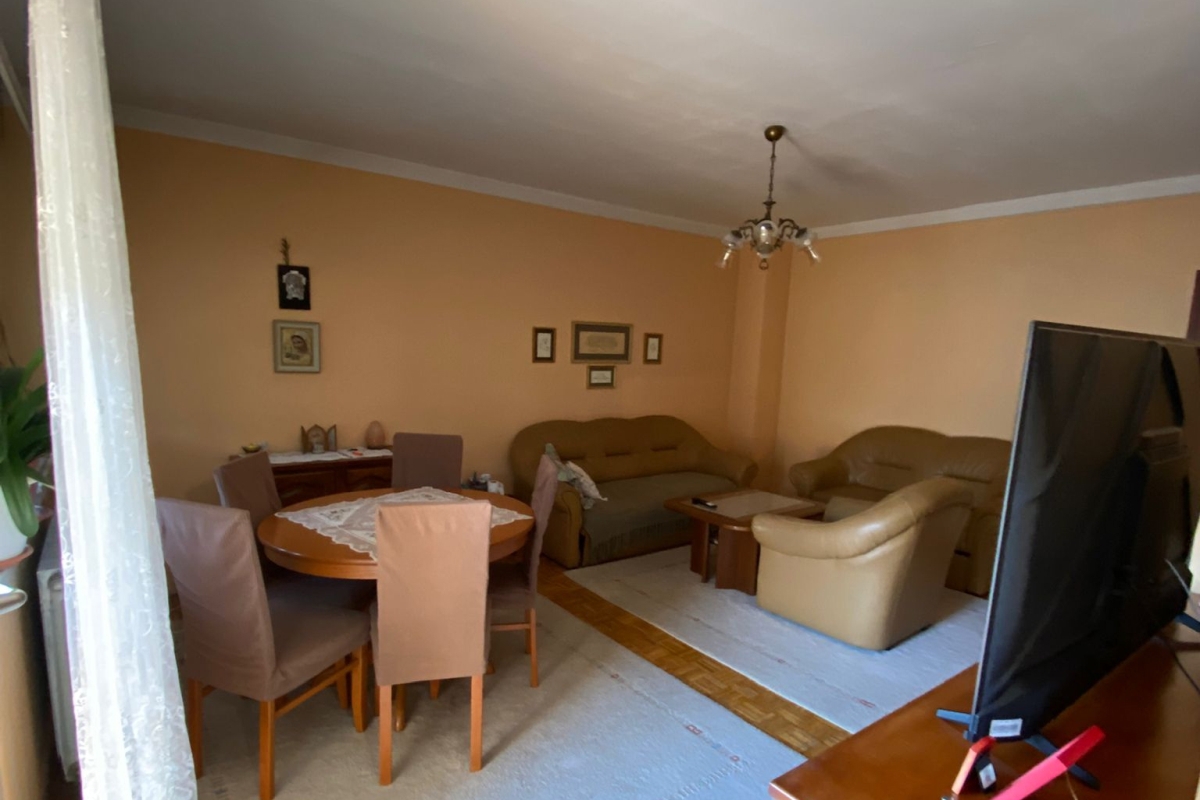 Ampio appartamento bilocale con loggia in posizione eccellente