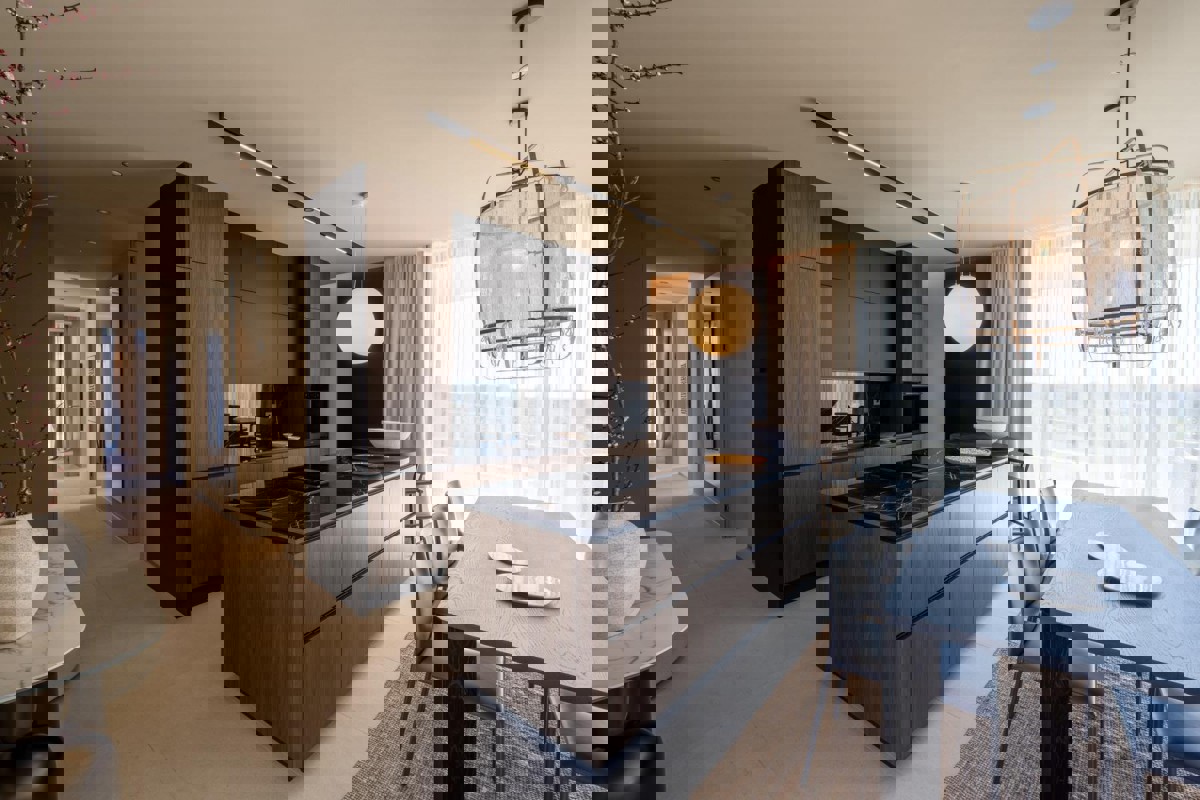 Villa di design al piano terra con piscina e dotazioni di alta gamma