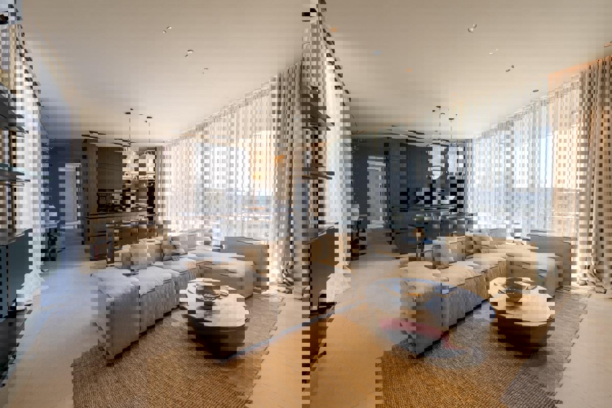 Villa di design al piano terra con piscina e dotazioni di alta gamma