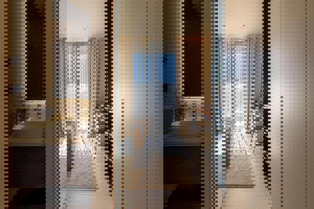 Villa di design al piano terra con piscina e dotazioni di alta gamma