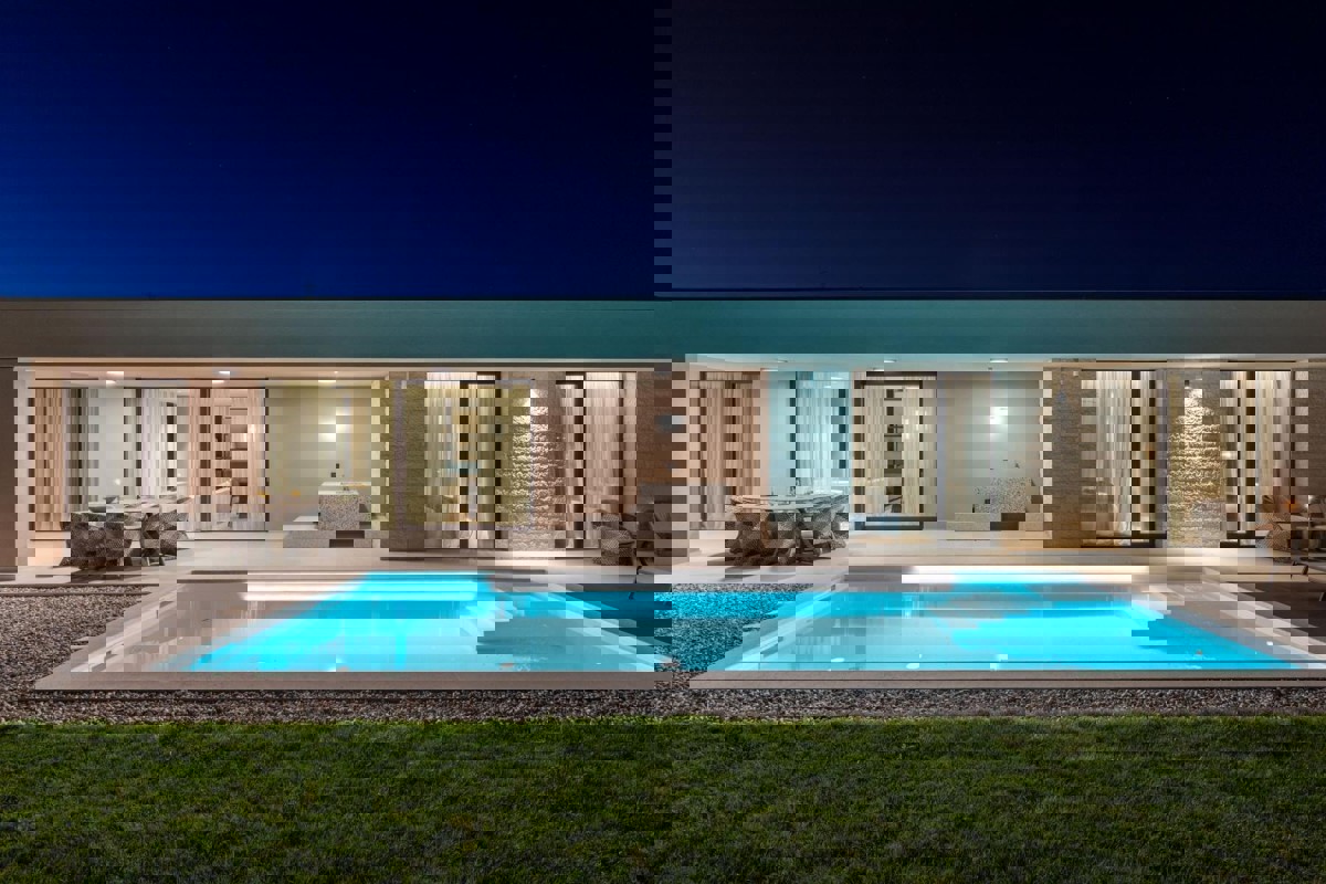 Villa di design al piano terra con piscina e dotazioni di alta gamma