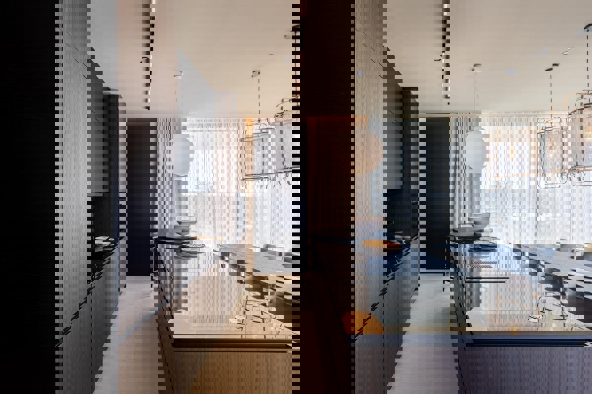 Villa di design al piano terra con piscina e dotazioni di alta gamma