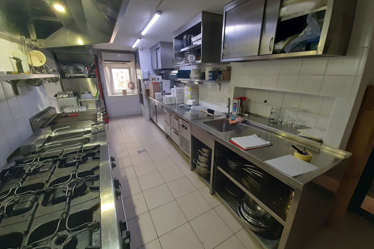 Attraente ristorante di 66 m² in centro città con ampia terrazza