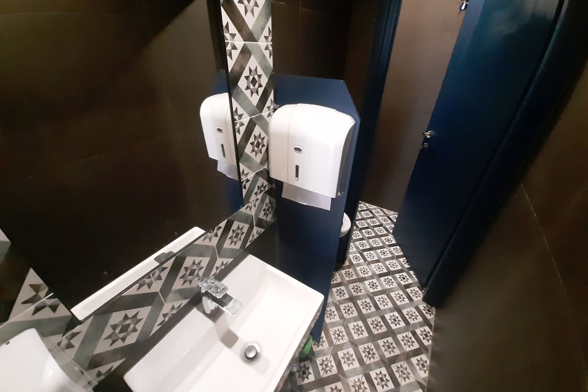 Attraente ristorante di 66 m² in centro città con ampia terrazza