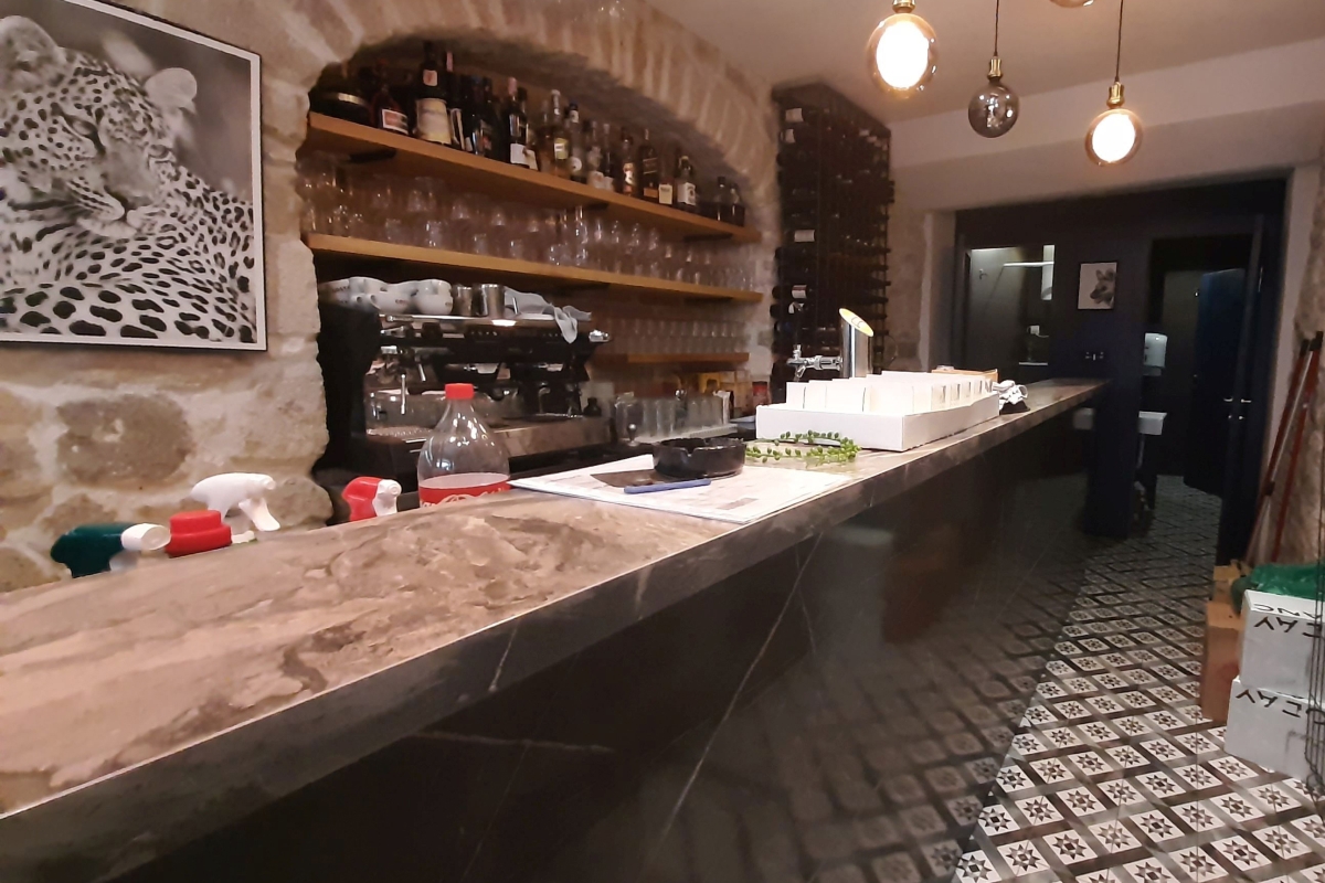 Attraente ristorante di 66 m² in centro città con ampia terrazza