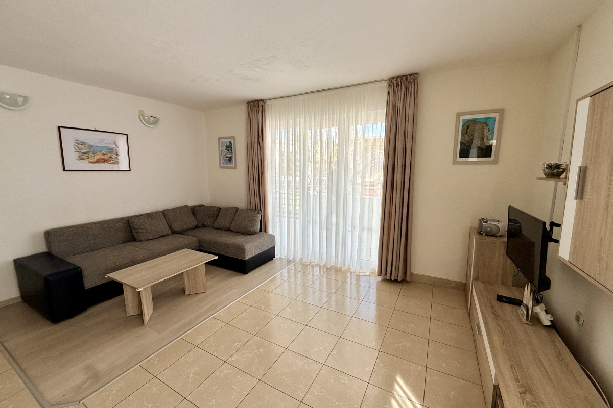 Casa indipendente vicino al mare con due appartamenti e un'eccellente opportunità di investimento